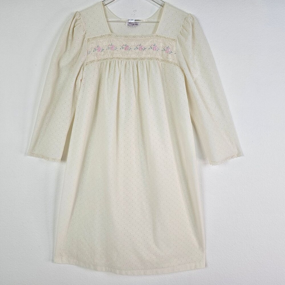 Vintage Vanity Fair Cream Nightgown With Floral Embroidery Lace Trim Sz M